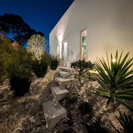 Lagoa Pool House Villa